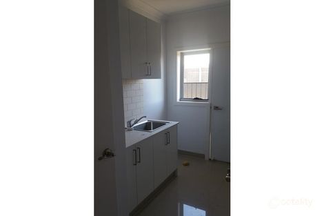 Property photo of 8 Zealous Way Craigieburn VIC 3064