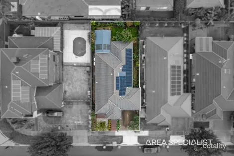 Property photo of 52 Everly Circuit Pakenham VIC 3810