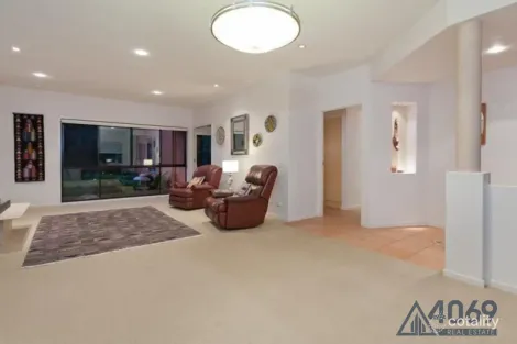 Property photo of 7 Brompton Place Brookfield QLD 4069