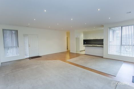 Property photo of 2/6 Averne Street Cranbourne VIC 3977