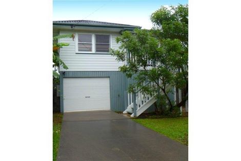 Property photo of 28 Sydney Street Labrador QLD 4215