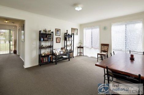 Property photo of 13 Springwater Drive Drouin VIC 3818