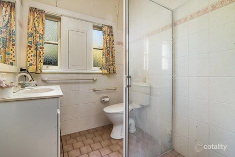 Property photo of 64 Glenroi Avenue Orange NSW 2800