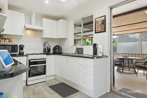 Property photo of 43 Stringybark Drive Forrestfield WA 6058