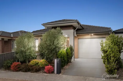 37 Hollington Dr, Mickleham, VIC 3064