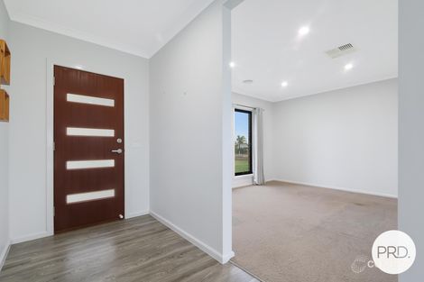 Property photo of 4 Clive Court Table Top NSW 2640