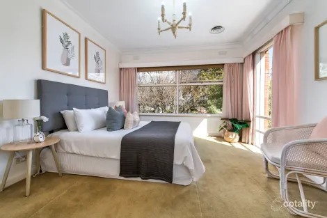 Property photo of 89 Windsor Crescent Mont Albert VIC 3127