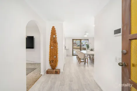 Property photo of 32 Australia Court Newport QLD 4020