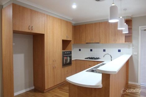 Property photo of 9 Bunya Close Caroline Springs VIC 3023