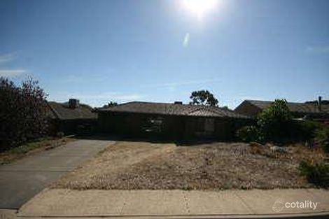 17 Frenshams Dr, Woodcroft, SA 5162