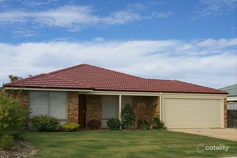 15 Nooyan Cl, South Guildford, WA 6055