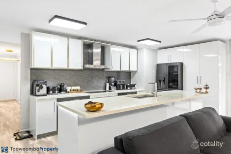 Property photo of 8 Bulloo Street Glenvale QLD 4350