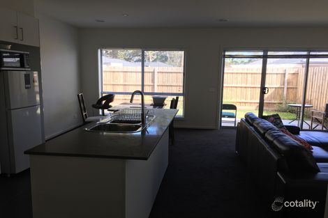 Property photo of 19 Denistoun Crescent Cranbourne VIC 3977