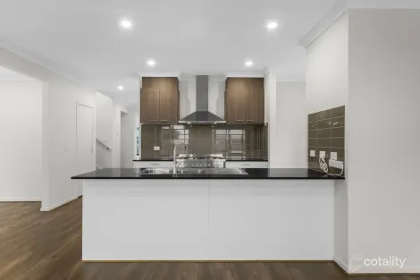 Property photo of 26 Truffle Circuit Manor Lakes VIC 3024