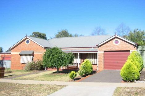 Property photo of 11 Ausfeldii Drive Spring Gully VIC 3550