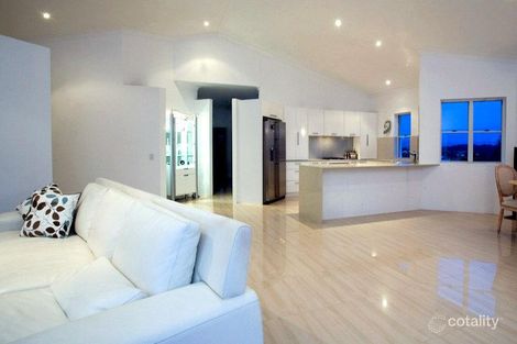 Property photo of 32 Brakes Crescent Miami QLD 4220