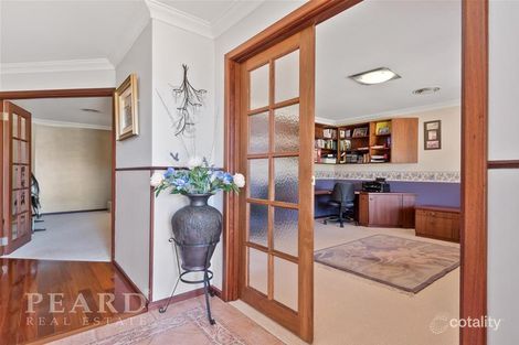 Property photo of 11 Meadowbank Gardens Hillarys WA 6025