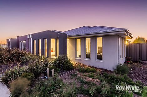 Property photo of 13 Nokota Lane Clyde North VIC 3978