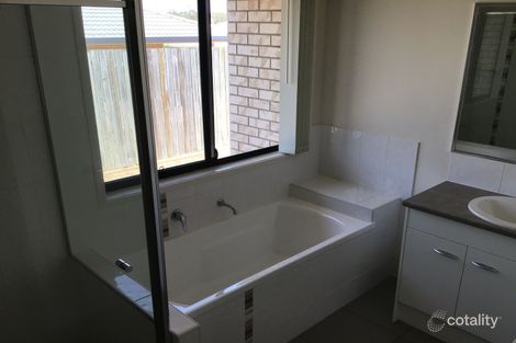 Property photo of 16 Kildare Crescent Parkhurst QLD 4702