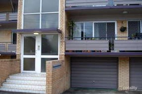 Property photo of 2/220 Cavendish Road Coorparoo QLD 4151
