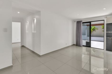 Property photo of 2/30 Corunna Crescent Ashmore QLD 4214