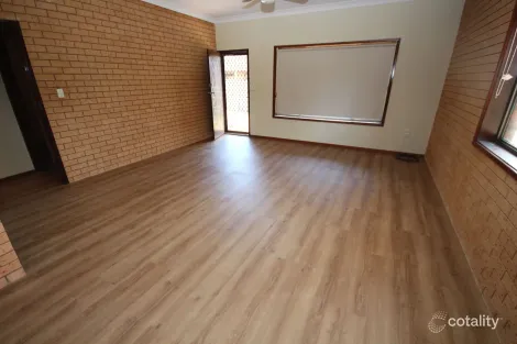 Property photo of 1/34 Kenneally Street Kooringal NSW 2650