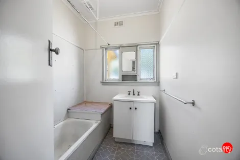 Property photo of 12 Woolcock Avenue Kangaroo Flat VIC 3555