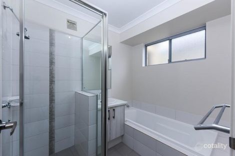 Property photo of 18 Tambrey Avenue Golden Bay WA 6174