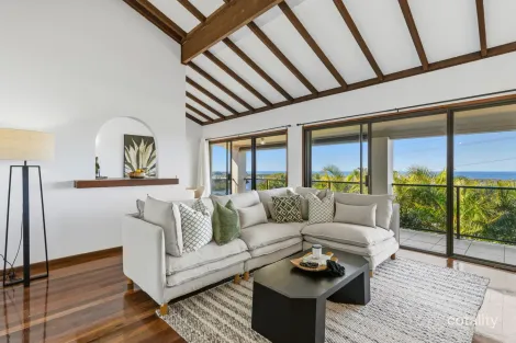 Property photo of 21 Seaview Road Banora Point NSW 2486