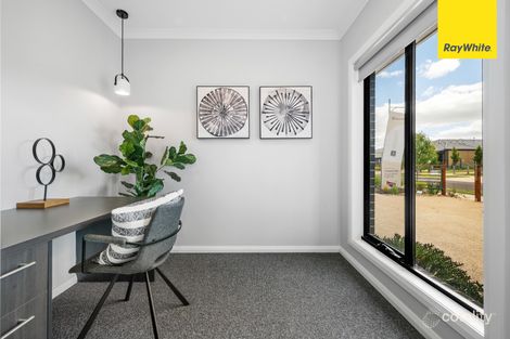 Property photo of 51 Penver Drive Cobblebank VIC 3338