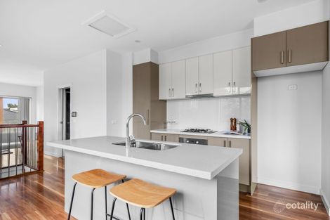 Property photo of 24 Gallantry Avenue Craigieburn VIC 3064