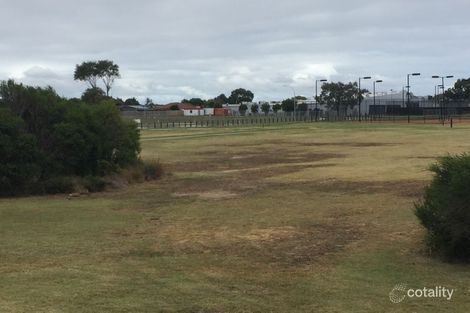 Property photo of 24 Isla Circuit Narre Warren South VIC 3805