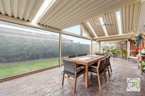 Property photo of 2 St Cloud Court Cranbourne North VIC 3977