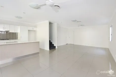 Property photo of 2 Photinia Crescent Mountain Creek QLD 4557