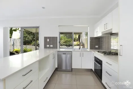 Property photo of 2 Photinia Crescent Mountain Creek QLD 4557