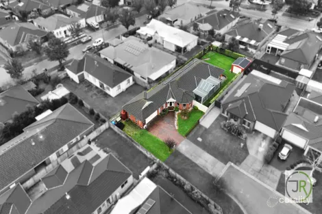 Property photo of 2 St Cloud Court Cranbourne North VIC 3977