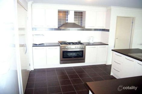 Property photo of 31 Mallee Circuit Pakenham VIC 3810