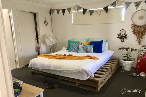 Property photo of 4 Hazeldene Place Lavington NSW 2641