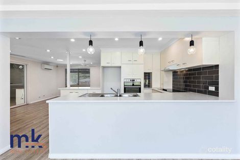 Property photo of 30 Semillon Crescent Eschol Park NSW 2558