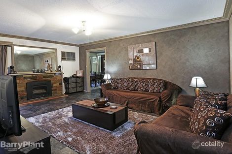 Property photo of 2 Tanner Court Breakwater VIC 3219