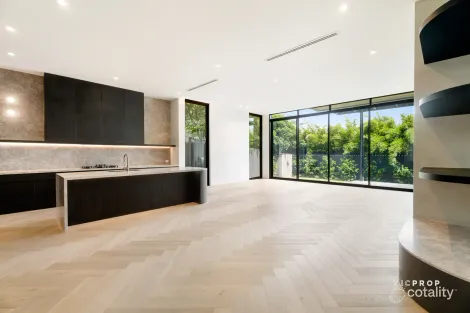 Property photo of 51 Sweyn Street Balwyn North VIC 3104