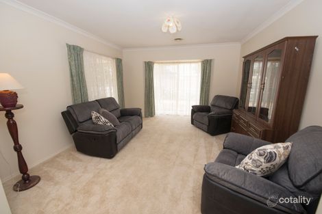 Property photo of 2/70 Stradbroke Avenue Swan Hill VIC 3585