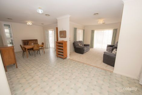 Property photo of 2/70 Stradbroke Avenue Swan Hill VIC 3585