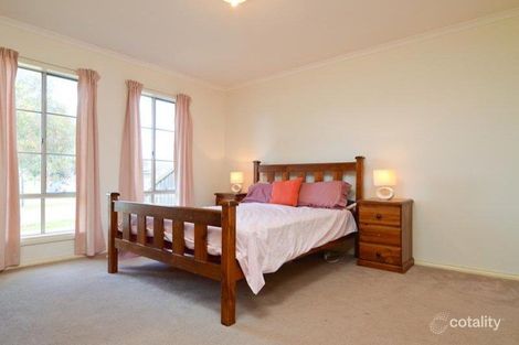 Property photo of 26 Kulkami Way Cranbourne West VIC 3977