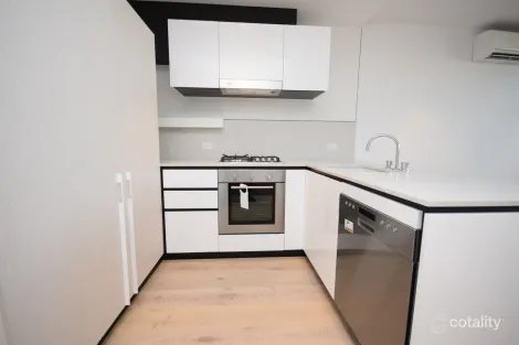 Property photo of 405/40-44 Pakington Street St Kilda VIC 3182