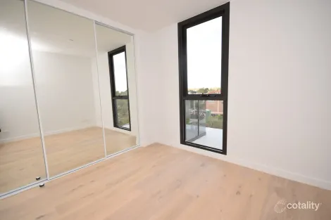 Property photo of 405/40-44 Pakington Street St Kilda VIC 3182