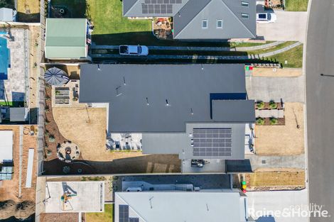 8 Dovey Dr, Kelso, NSW 2795