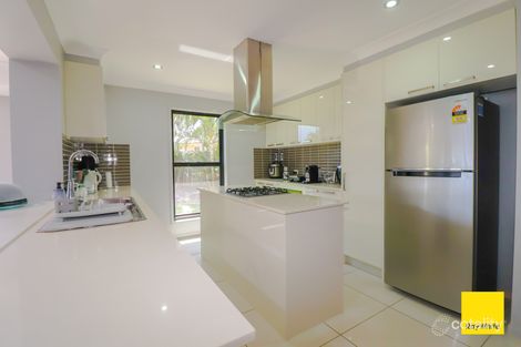 Property photo of 19 Wedgeleaf Place Ashfield QLD 4670