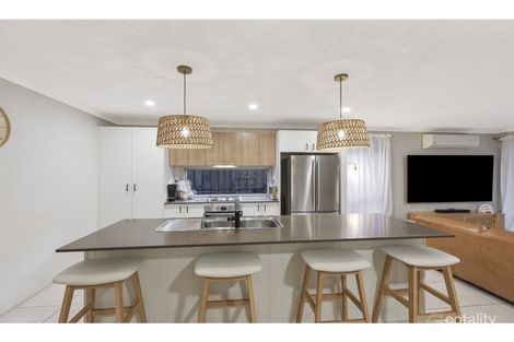 Property photo of 27 Oakmont Place Woongarrah NSW 2259