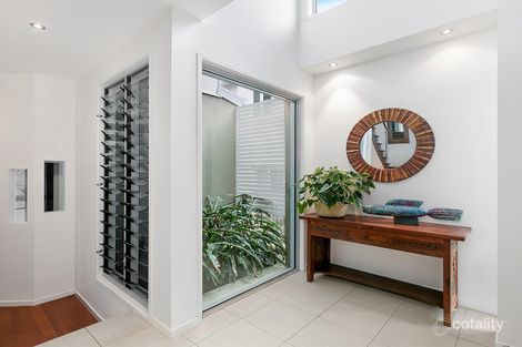 Property photo of 2/22 Billington Street Labrador QLD 4215